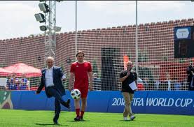 فوتبال بازی کردن پوتین ، زندگی نامه آقای پوتین